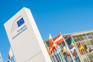 بانک EIB و سانتاندر ۱ میلیارد یورو برای رشد سبز و حمایت از کسب‌وکارهای زن‌محور اسپانیا اختصاص دادند.