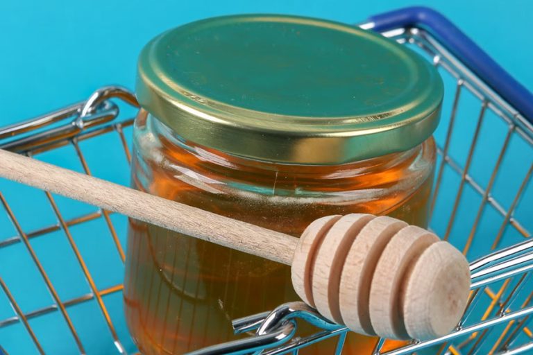 هشدار درباره تقلب گسترده در عسل؛ نیمی از عسل‌های وارداتی اروپا آلوده به شربت قند
