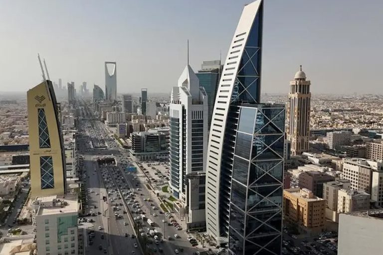 پیشرفت عربستان در توسعه پایدار با امضای ۴۵ توافق‌نامه به ارزش ۱.۶ میلیارد دلار